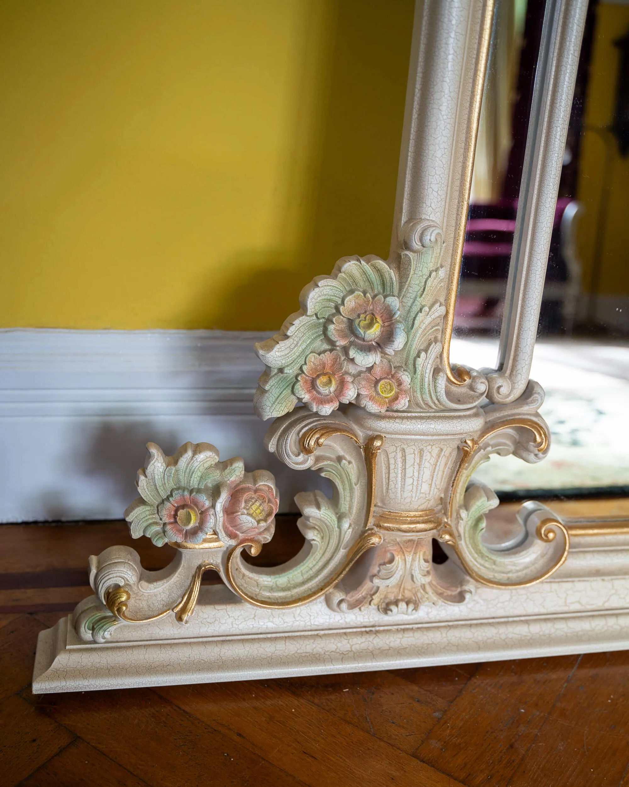 Decorative Italian Mirror - Supporting View 4